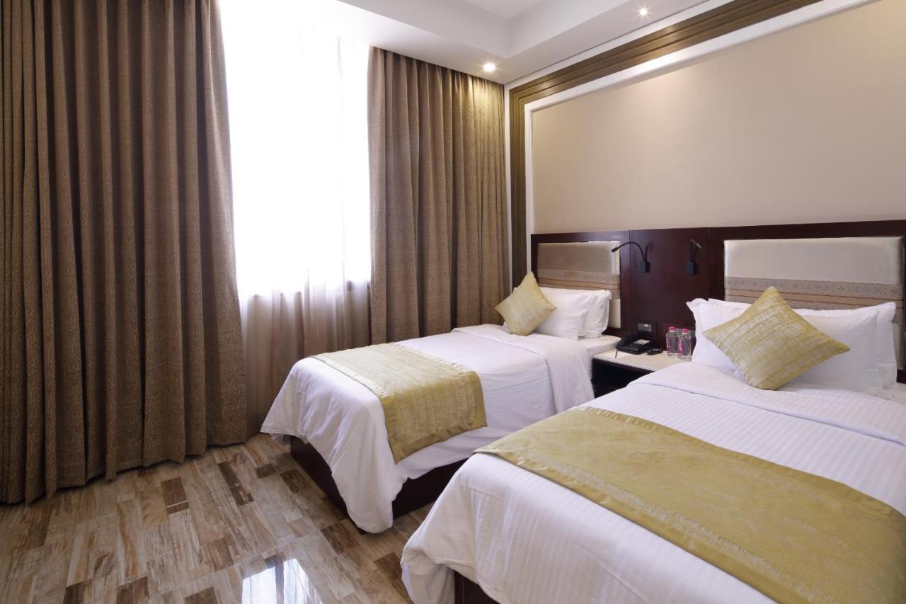 Regenta Inn Ranip Ahmedabad Bagian luar foto