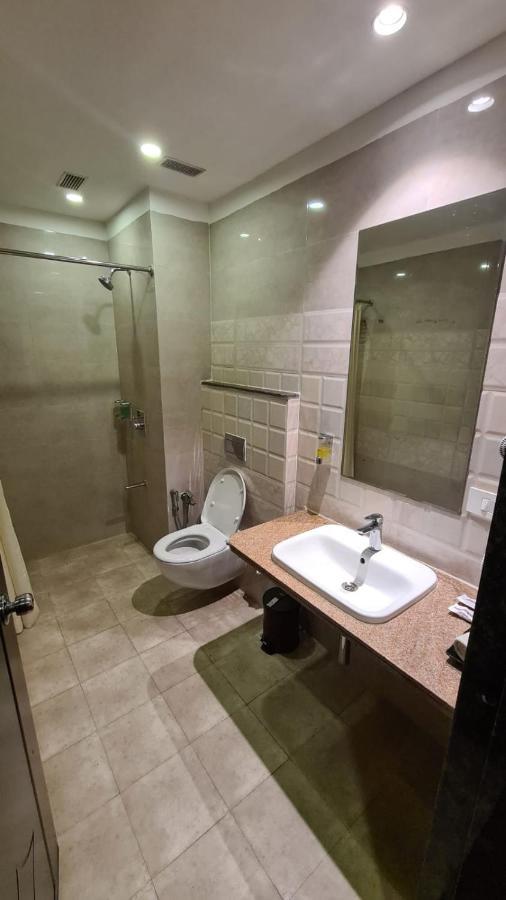Regenta Inn Ranip Ahmedabad Bagian luar foto