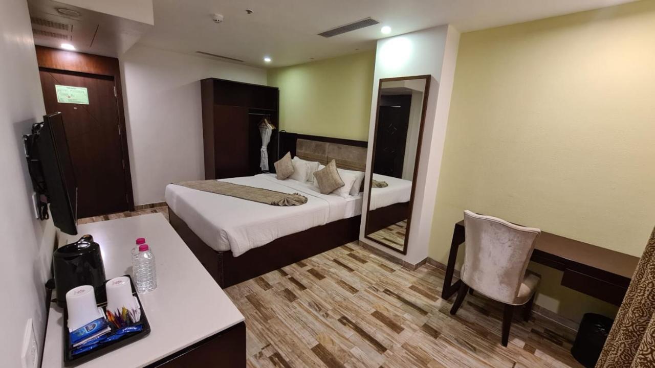 Regenta Inn Ranip Ahmedabad Bagian luar foto