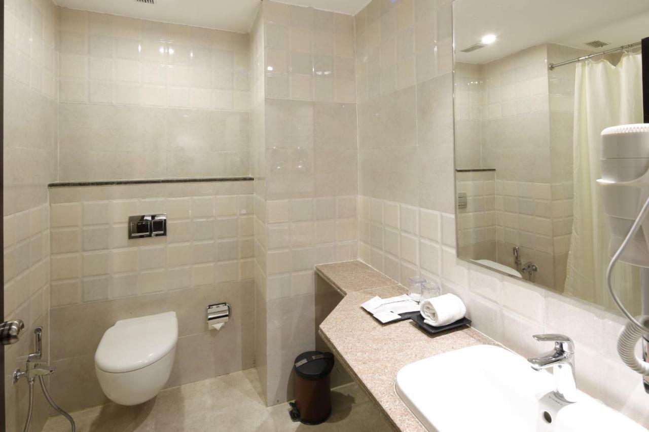 Regenta Inn Ranip Ahmedabad Bagian luar foto