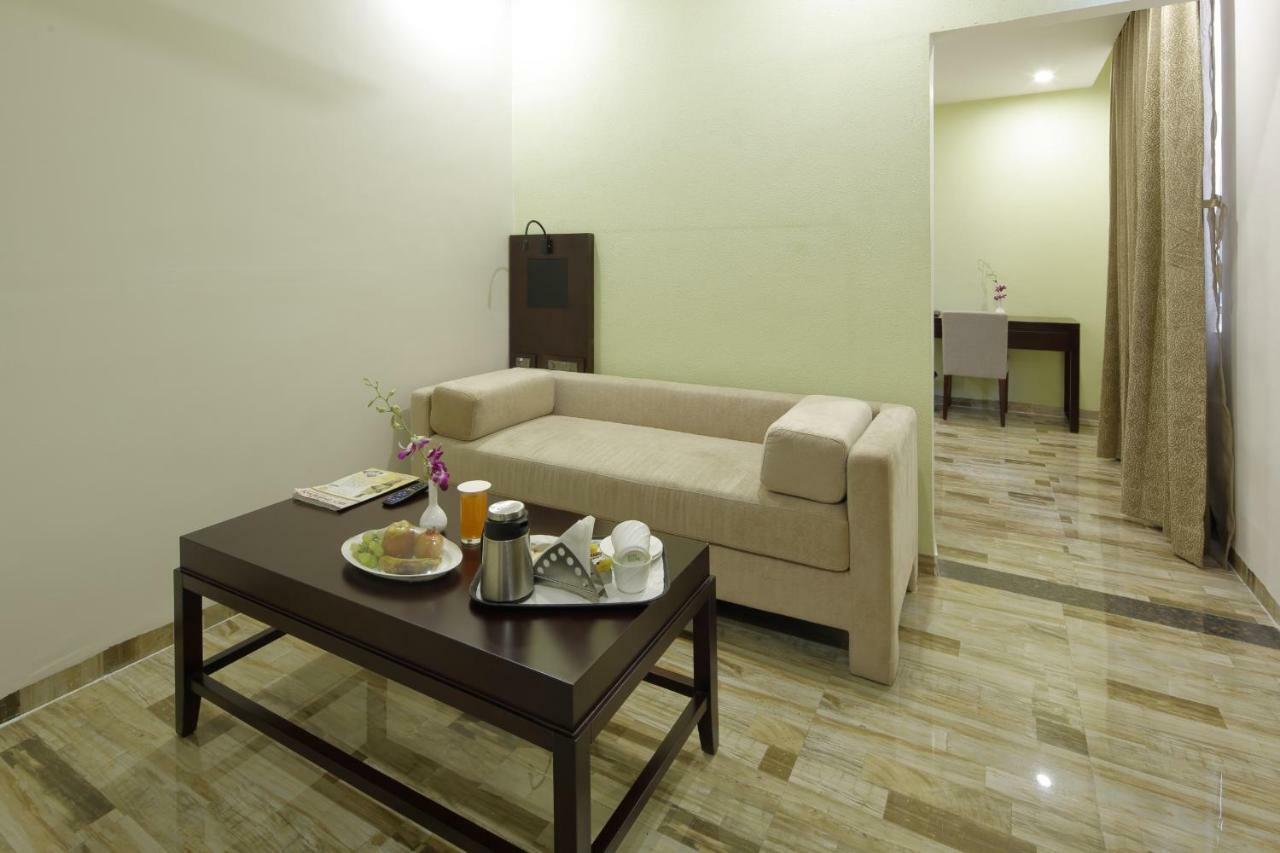 Regenta Inn Ranip Ahmedabad Bagian luar foto