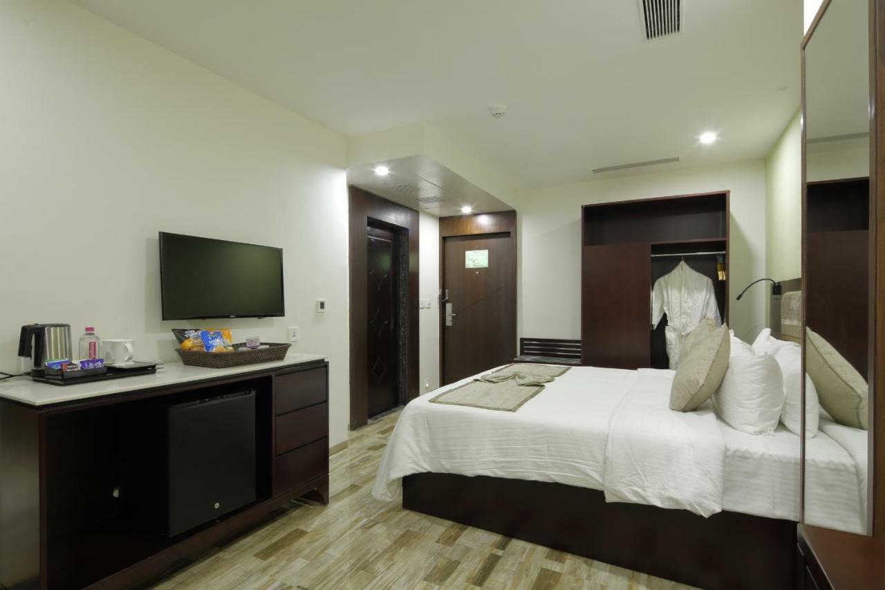 Regenta Inn Ranip Ahmedabad Bagian luar foto