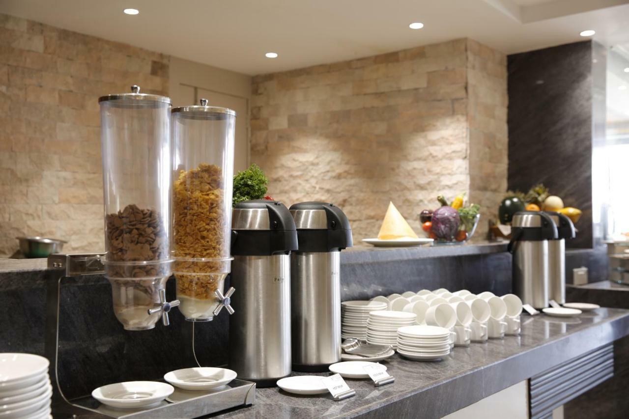 Regenta Inn Ranip Ahmedabad Bagian luar foto