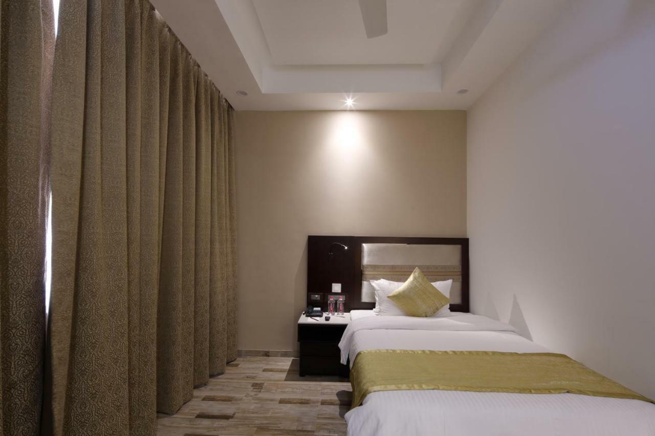 Regenta Inn Ranip Ahmedabad Bagian luar foto